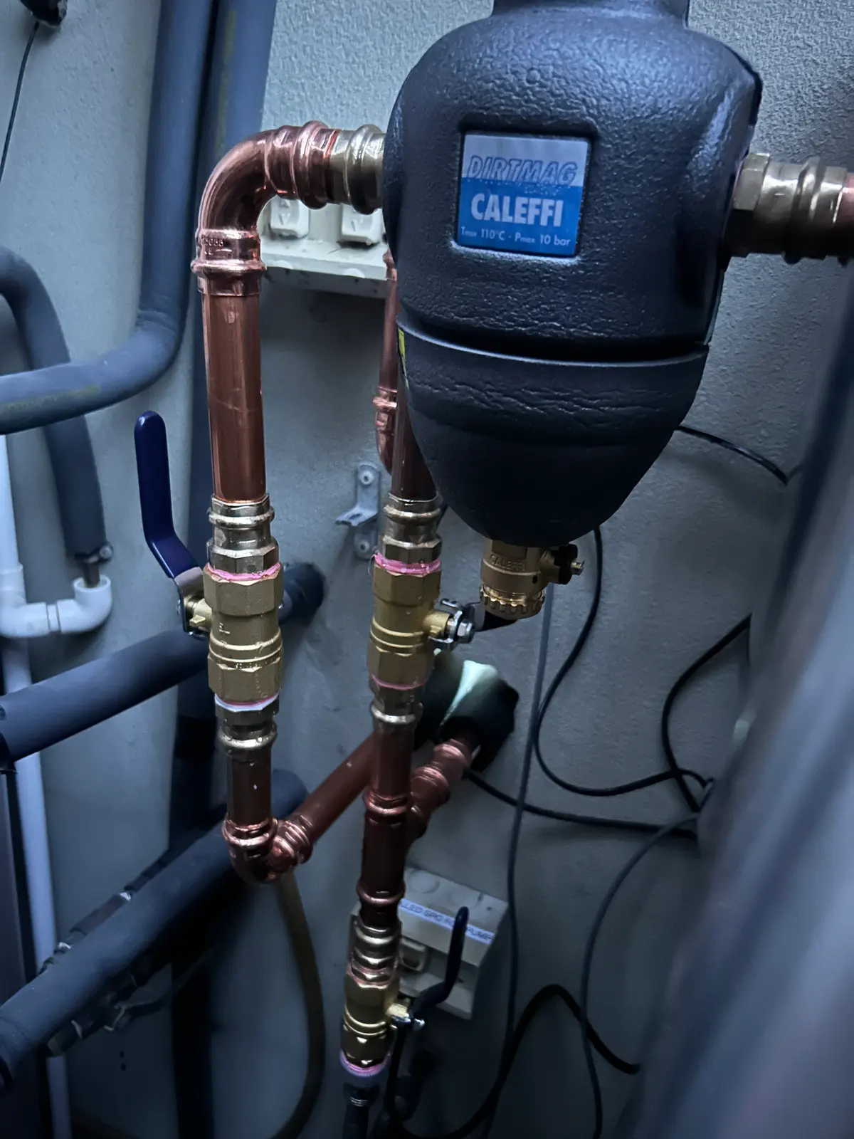 Copper pipework, magnetic dirt separator and isolation valve on the Hawthorn install